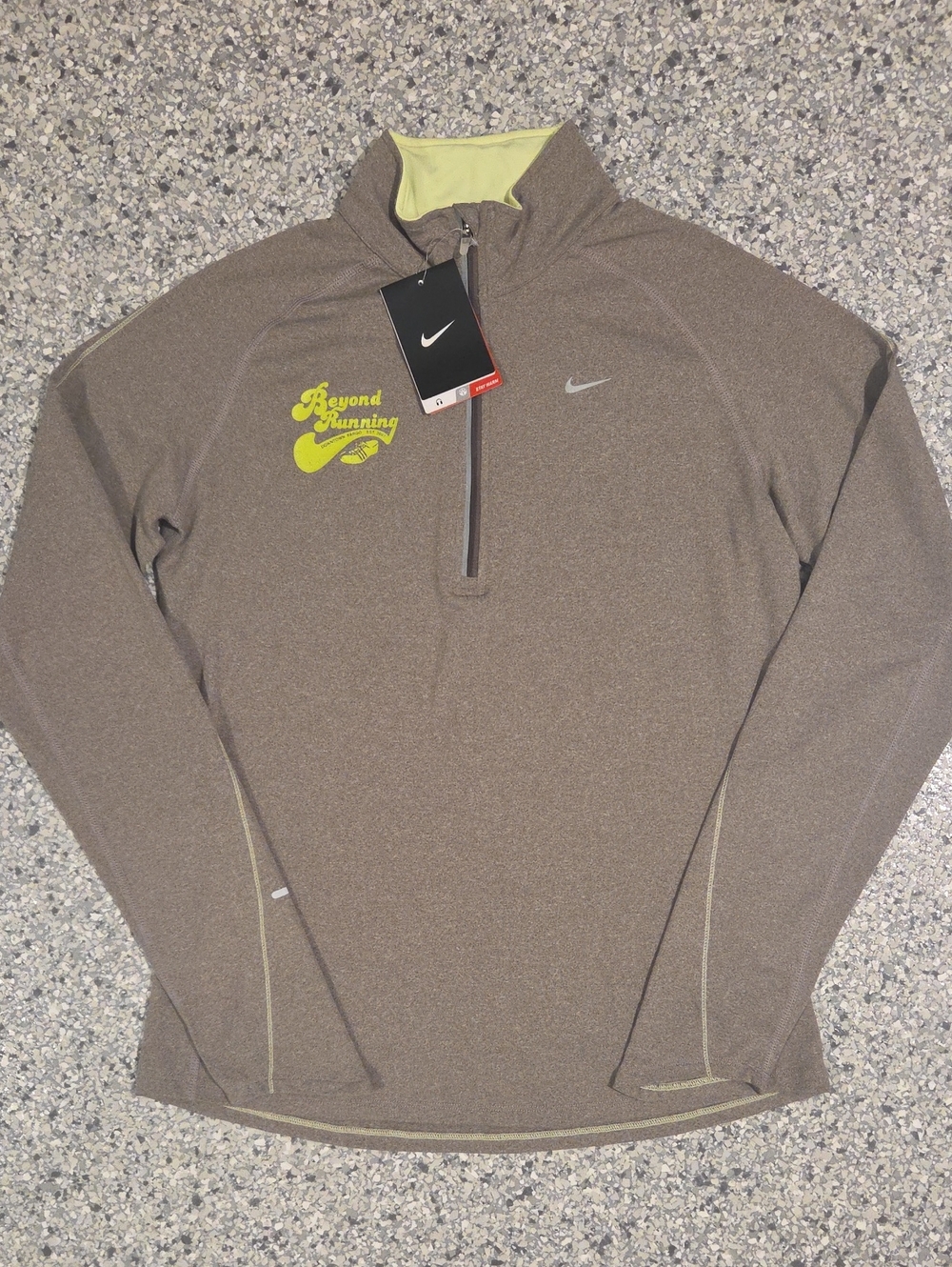NWT Nike Beyond Running Element Dri-FIT Half Zip Running Top Size Medium